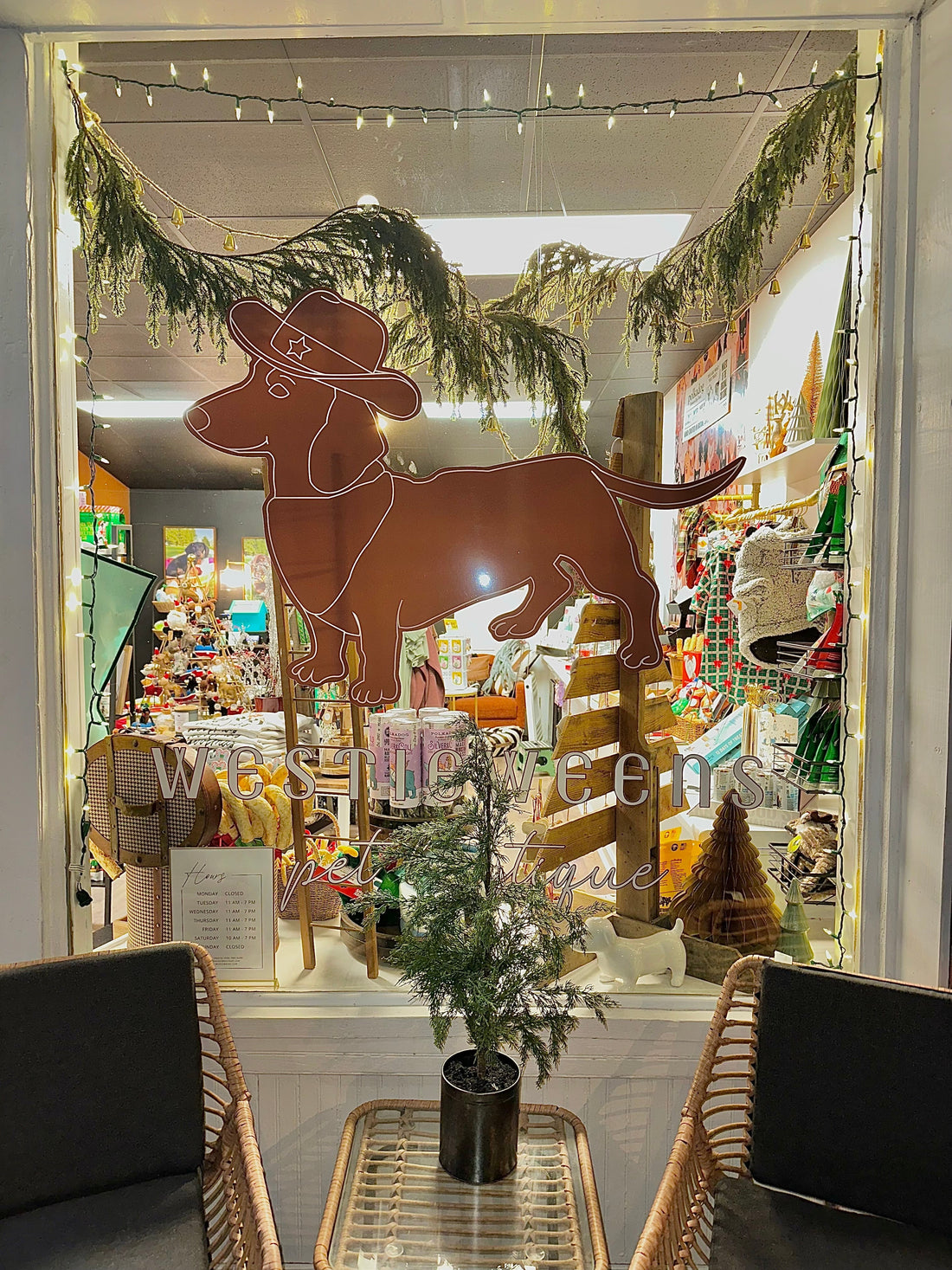 Christmas Pet Gifts & Holiday Treats