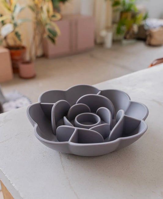 Flower Slow Feeder - Grey