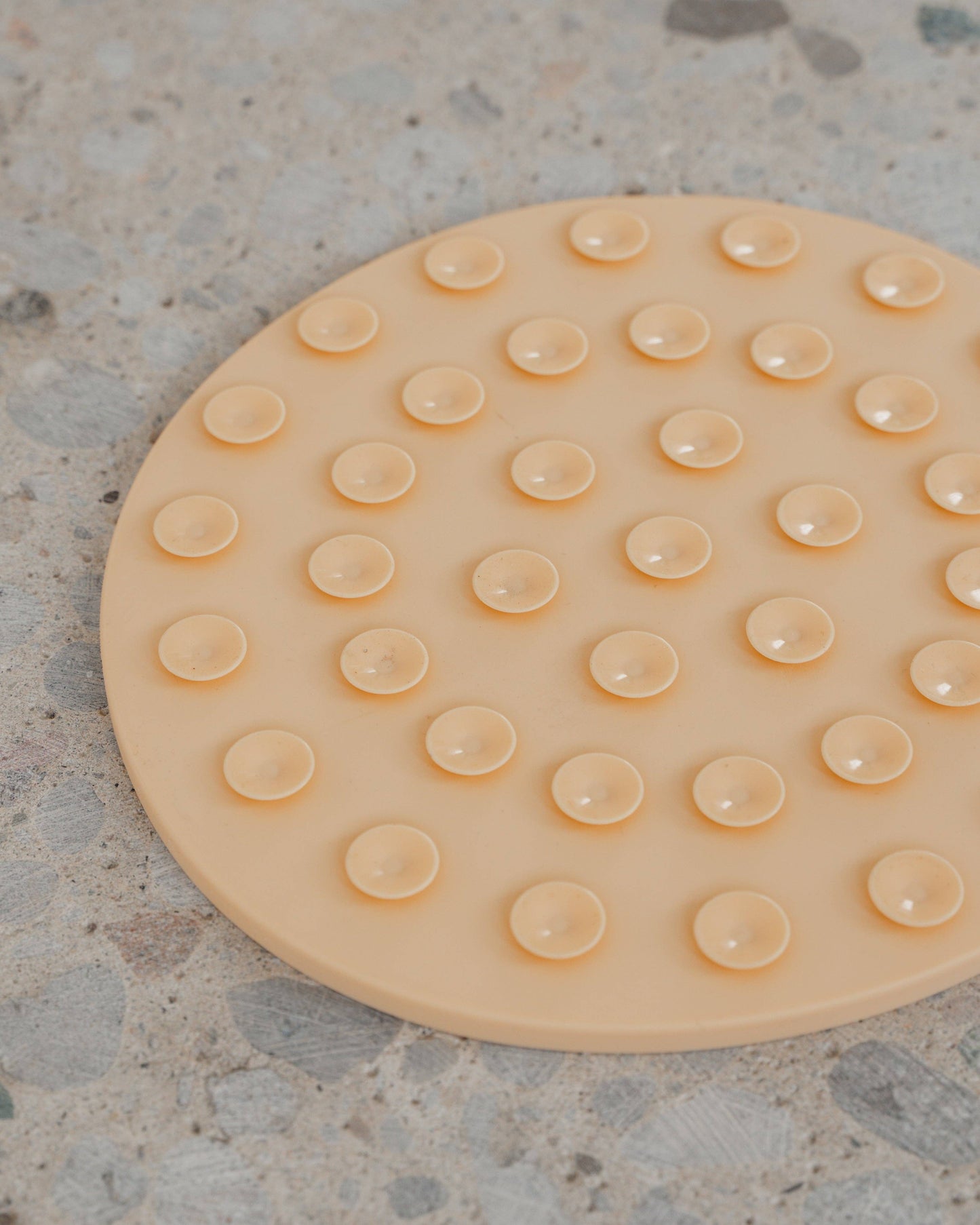 PUP-peroni Paw Print Enrichment Lick Mat